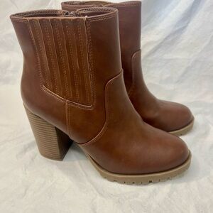 Women’s A.n.a. Rocky Stacked Heel Booties Size 7.5